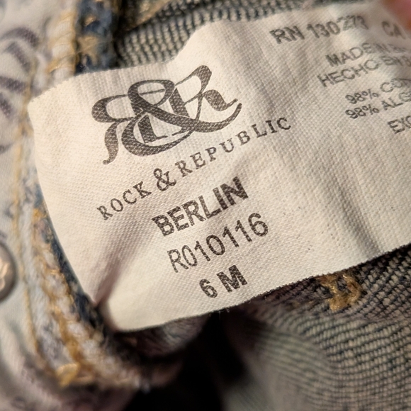 Rock & Republic Berlin Dark Blue Jeans Faded Embossed Size 6 Women's - Picture 5 of 5